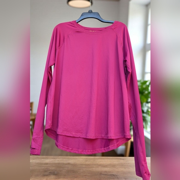 Tek Gear Adaptive Long Sleeve Performance Tee Color: Deco Sangria, LARGE (EUC) - Picture 2 of 7